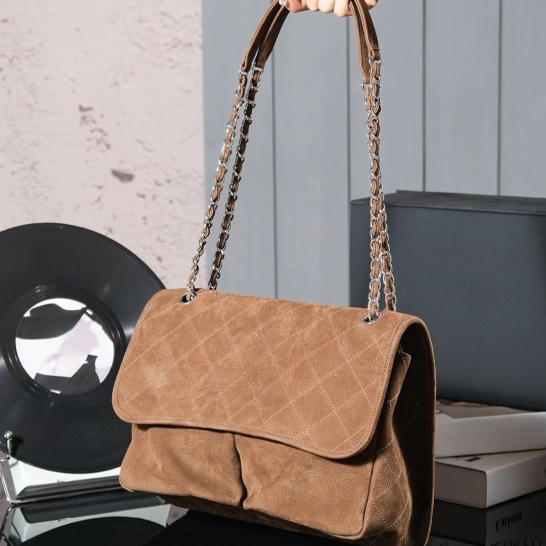 Designer Vintage Bag Fashion Shoulder Bag Messenger Bag Noble Tote Flip Bag Double Pocket Adjustable chain in Italian suede with 18K plated hardware