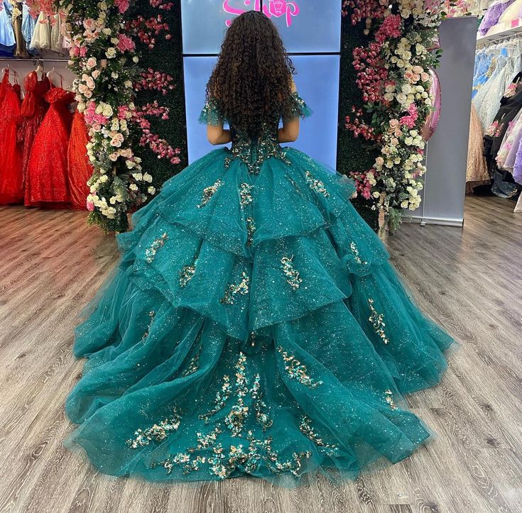 Glitter Hunter Quinceanera Dresses Off Shoulder Sequins Tulle Tiered Princess Prom Special Occasion Ball Gown Beaded Princess Sweet 16 Dress