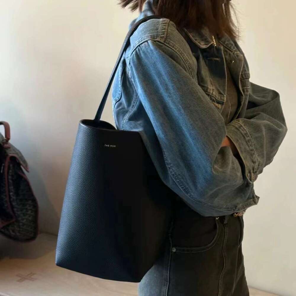 High-Quality Tr's Women's Cowhide Park Simple Large-Capacity Shoulder Handbag Bucket Tote Bag