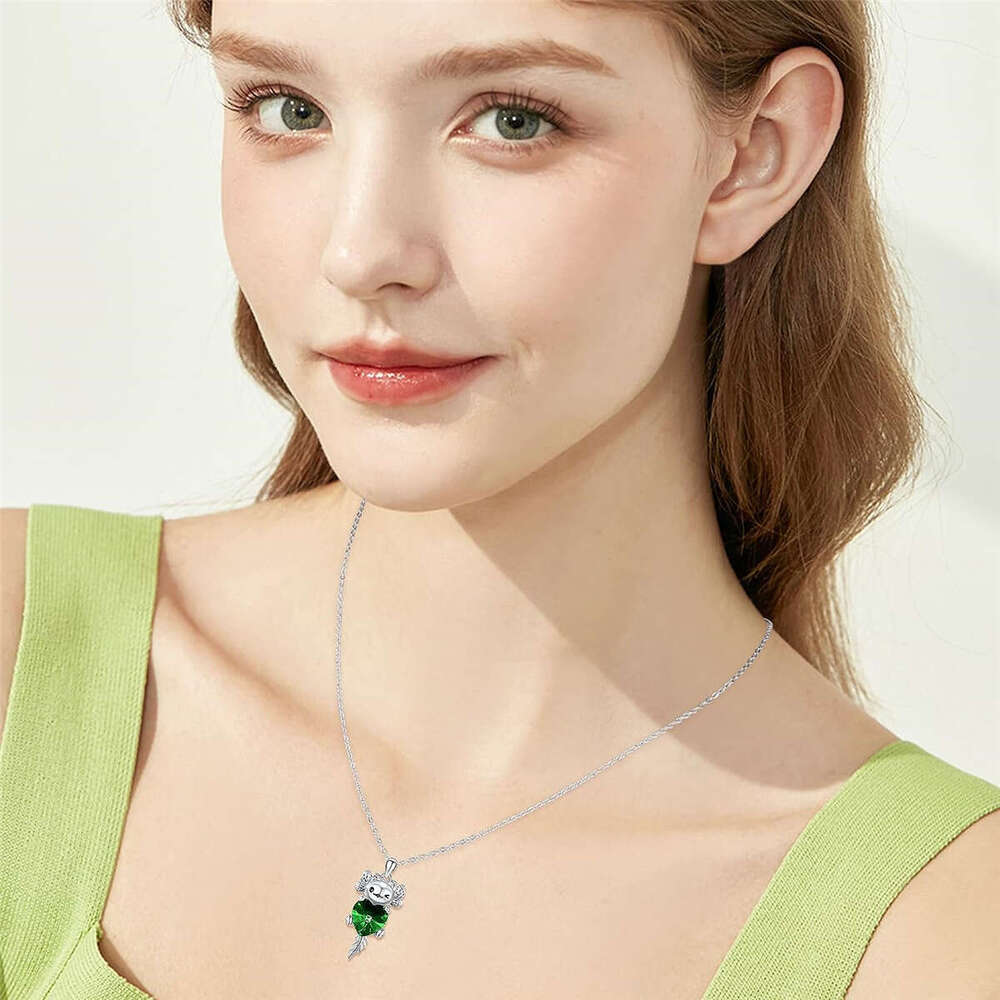 Hot selg cartoon Feitian big ears embrace love salamander women's necklace pendant trendy gift