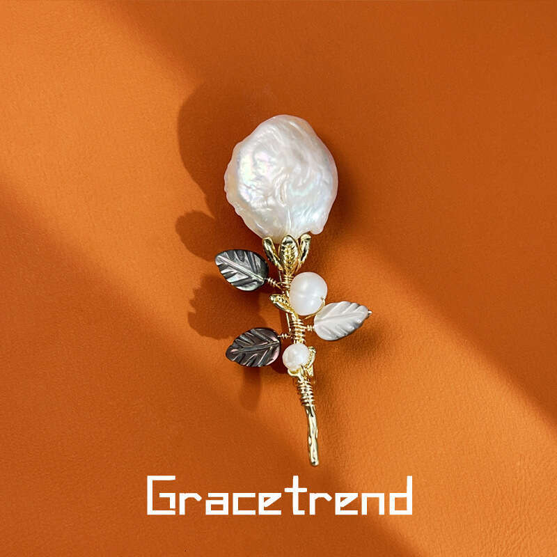Natural pearl Baroque confession bouquet copper jewelry design sense brooch shirt fashionable personality light