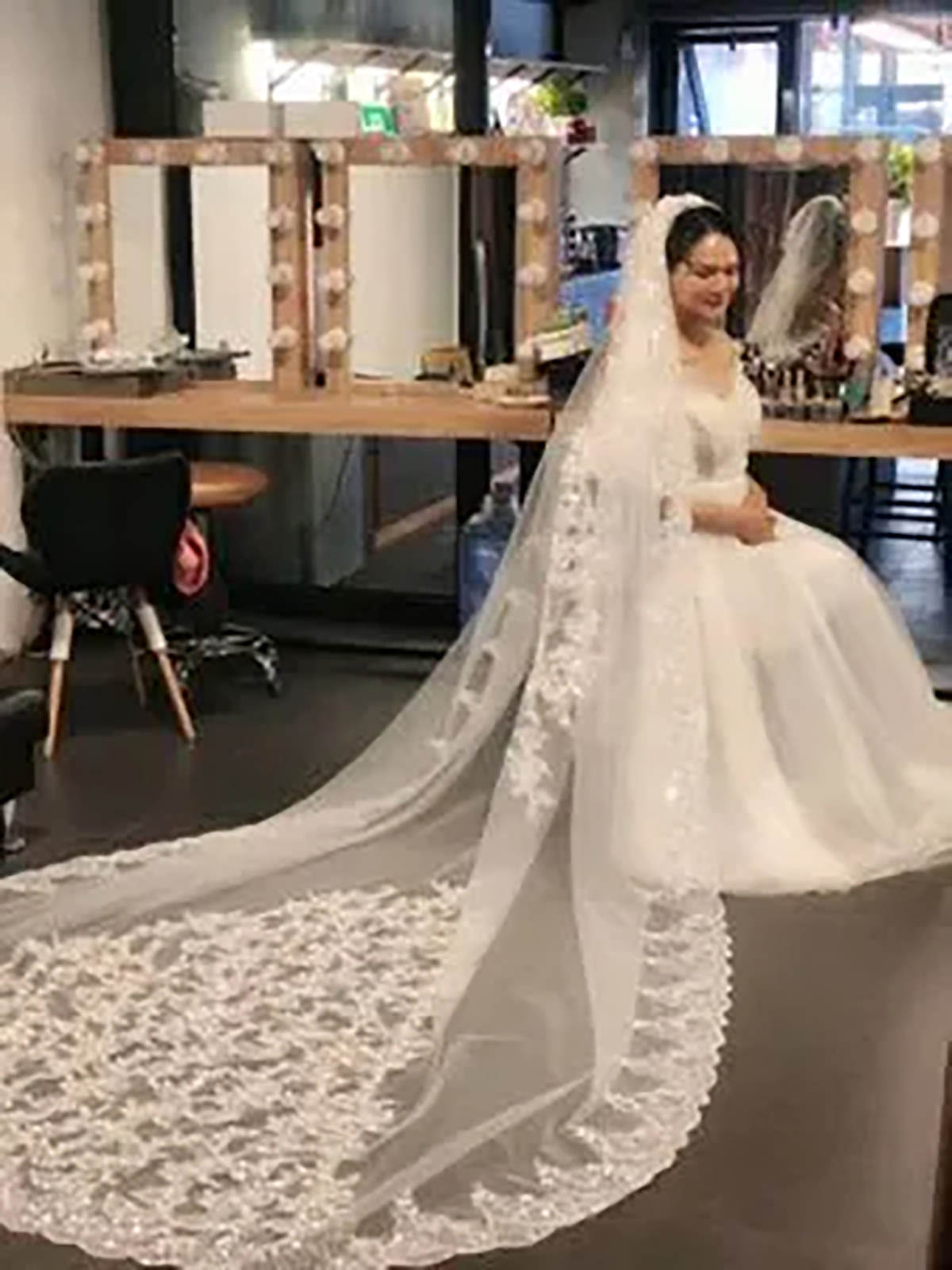 Classic Wedding Veil Sequins Appliques One Layer Long Cathedral Length Veils Applique Edge Customized Bridal Accessories