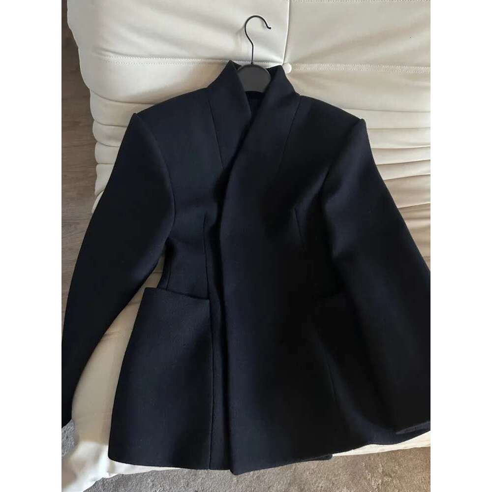 High-End Black Woolen Blazer For Women V-Neck Covered Button Double Pockets Design Gathered Waist Coats Elegant