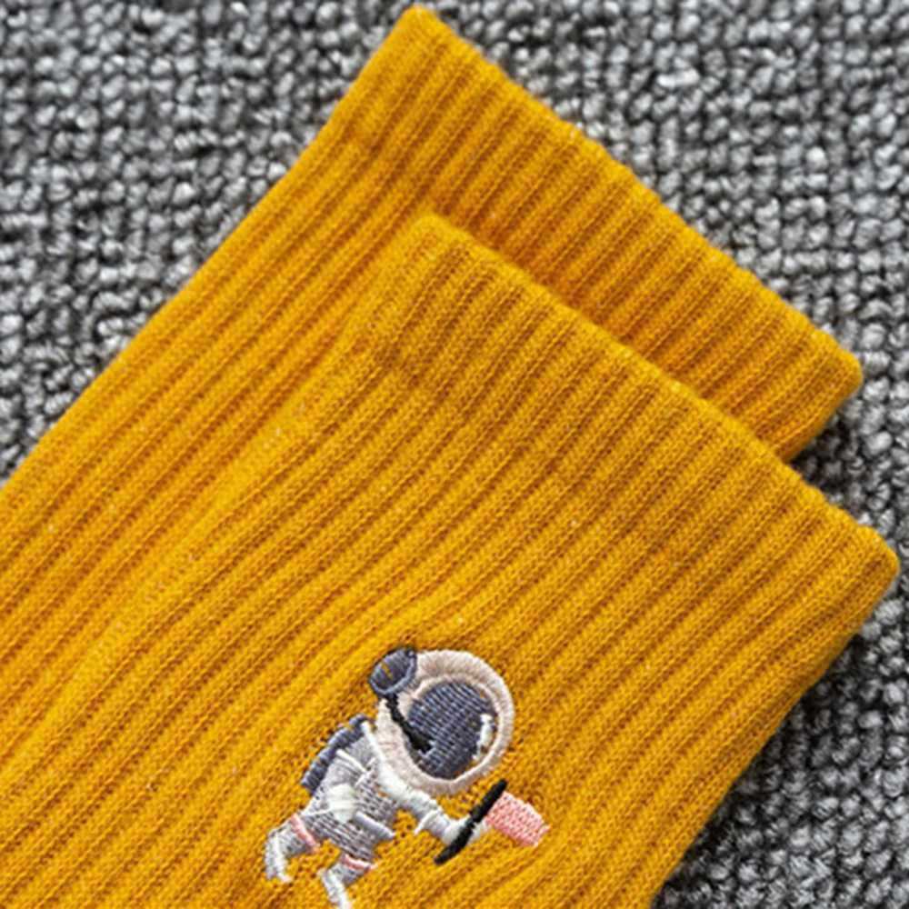 Fashion Women Men Embroidered Astronaut Couple Cotton Crew Socks Solid Colors Long Unisex Sport Mid Tube Tide Socks High Quality W250217
