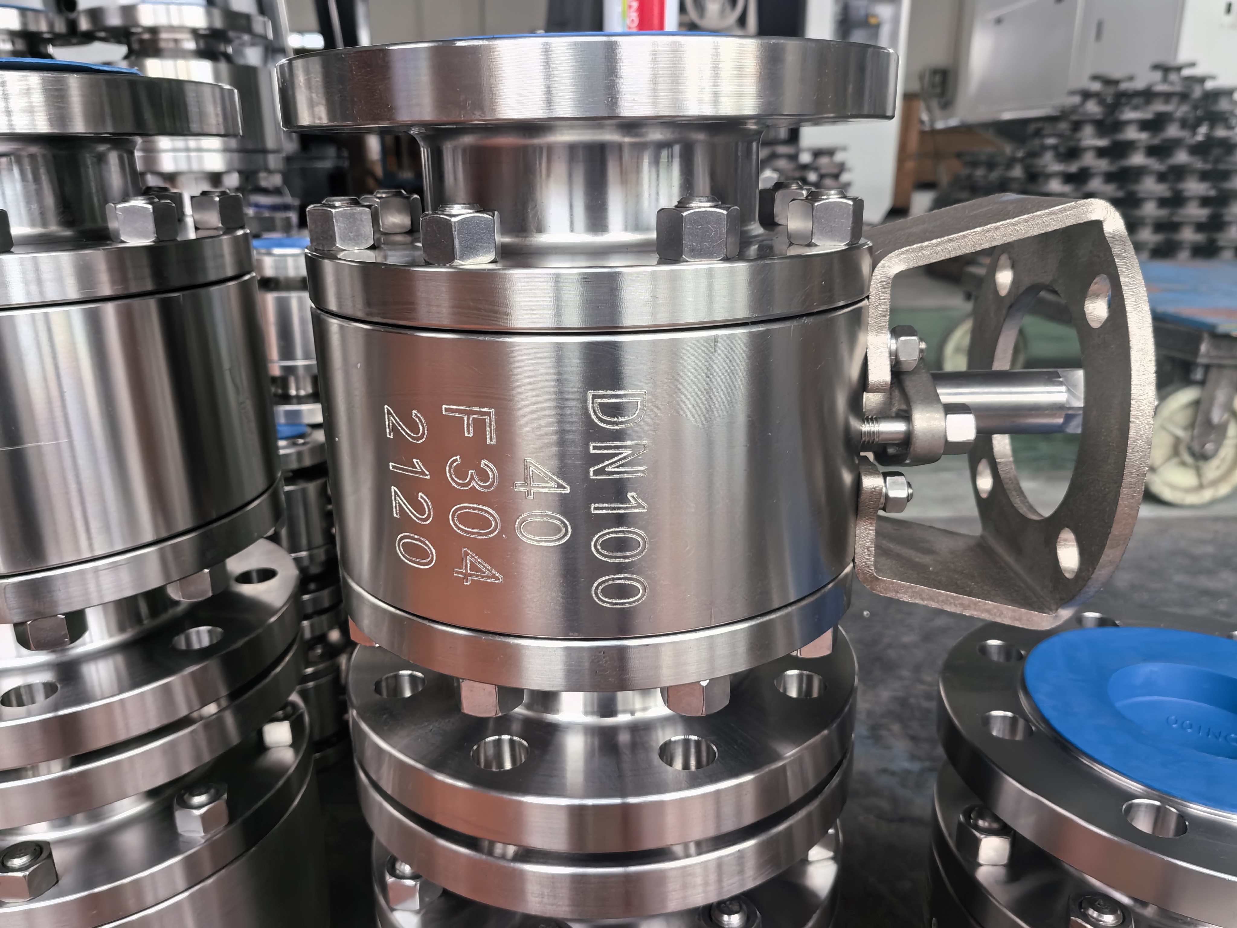 Reliable High-Quality Floating Ball Valves - Durable Forged Steel Construction in Various Sizes