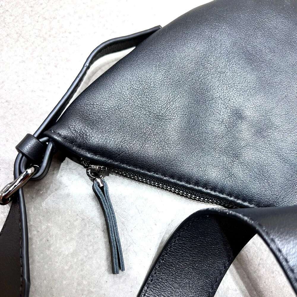 Fashionable Handmade Genuine Leather Women's Crossbody Shoulder First Layer Cowhide Underarm Wrist Bag