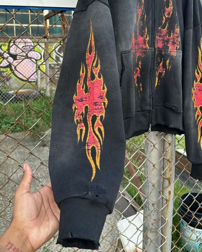 Washed distressed printed smudged flame terry hooded sweatshirt retro trend loose couple casual autumn street style top jacket