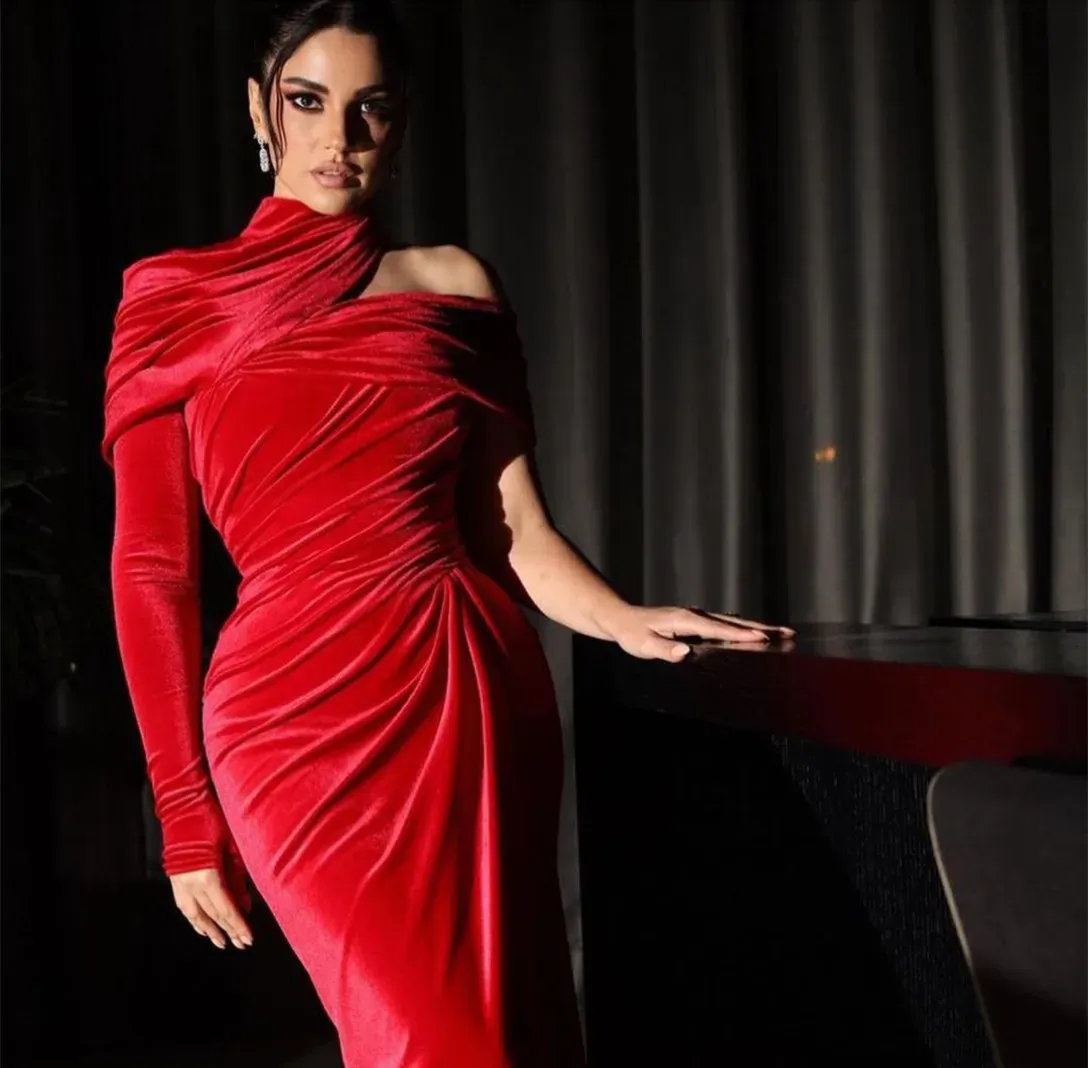 Dubai Arabic Long Red Velvet Evening Dresses Mermaid Celebrity Dresses One Shoulder Robe De Soiree Zipper Back Pleated Formal Prom Gowns Vestido De No