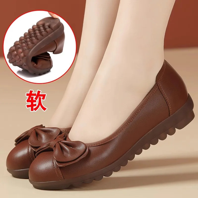 Tendon Bottom Mother Shoes Soft Leather Soft Bottom Comfortable Middle-Aged And Elderly WomenS Leather Shoes Flat Peas Single 250214