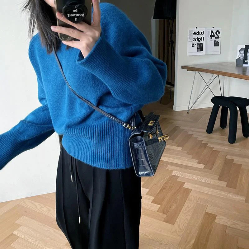 Korean Style Fashion Casual Solid Color Round Neck High Quality Pullover Sweater Retro Elegant Long Sleeved Womens Top 250211