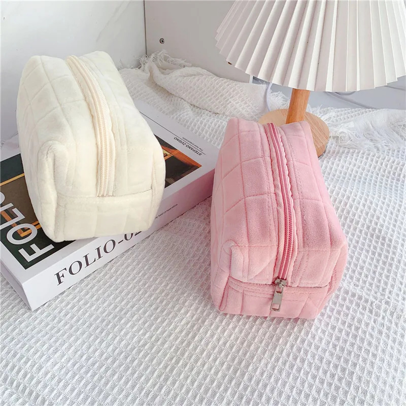 Cute Fur Makeup Bag for Women Zipper Large Solid Color Cosmetic Travel Make Up Toiletry Washing Pouch 250213