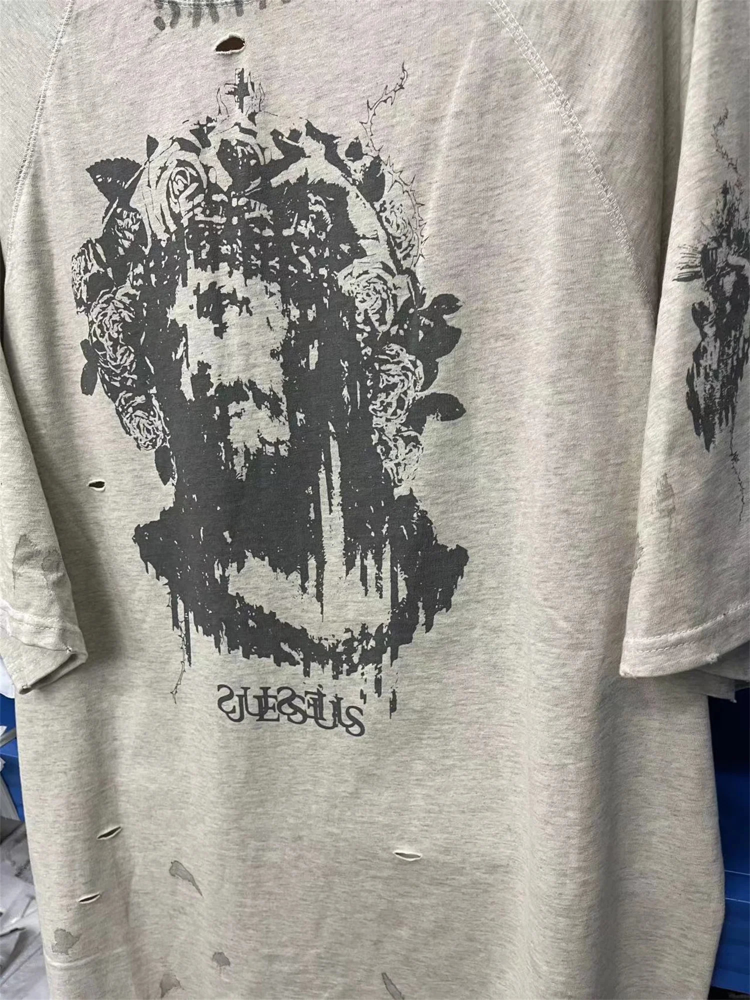 Vintage Print Retro High-Street Portrait graffiti print destroys mens washed and worn loose T-shirt 250213