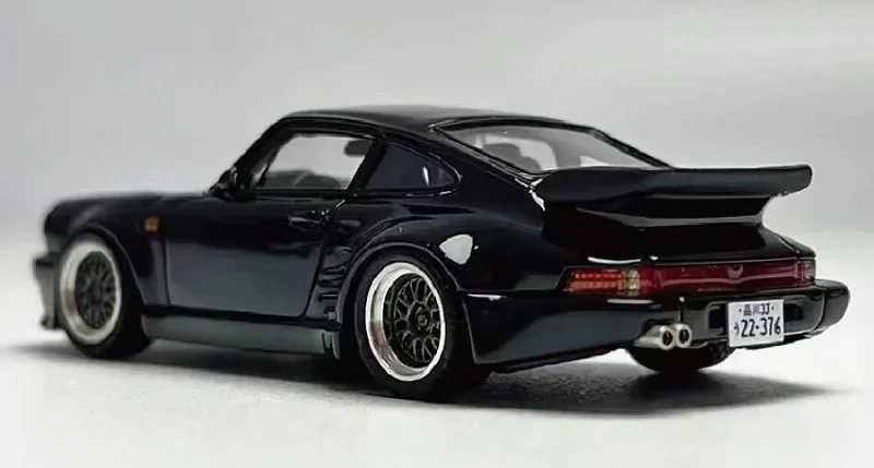 Master 1 64 930 Turbo Black Bird black with black / gold wheels Diecast Model CarT250215