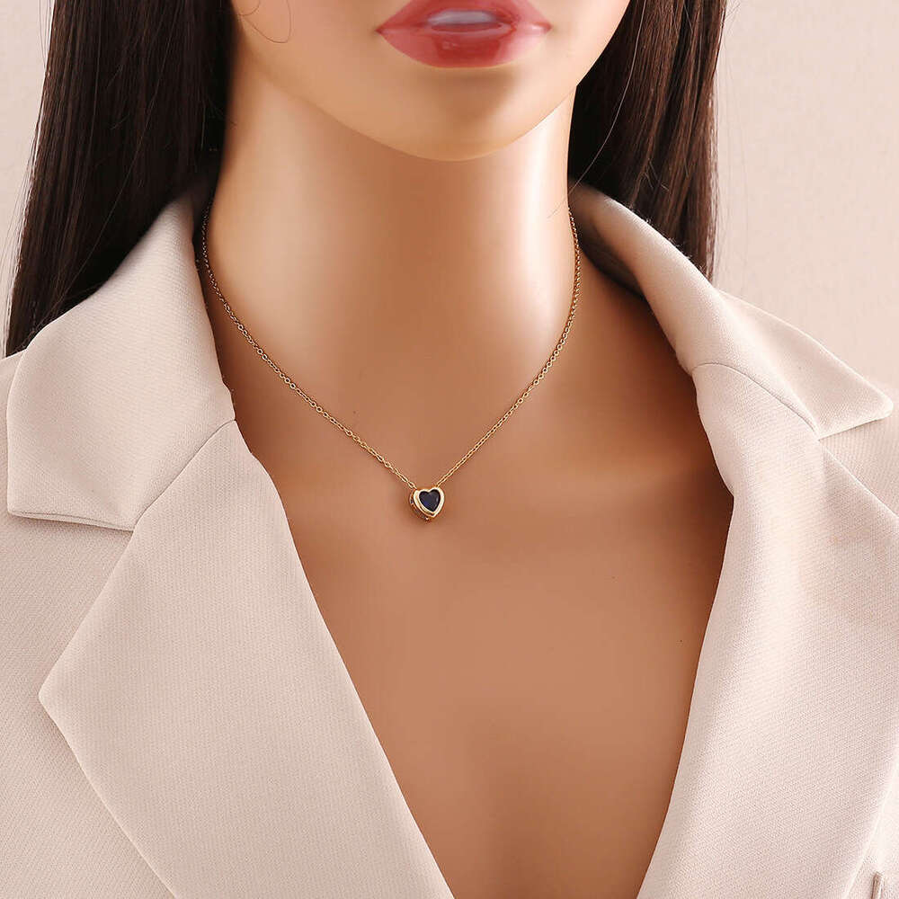 New Jewelry Style Love Pendant Fashion Versatile Stainless Steel Collar Chain Minimalist Necklace N035