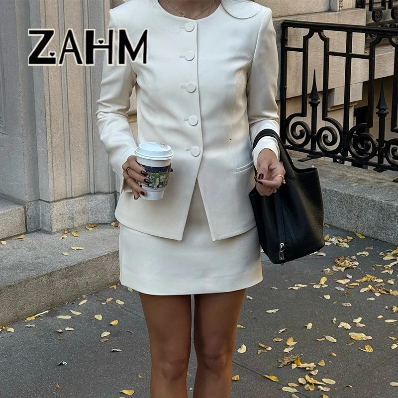 Elegant single chest sportswear set for women solid O-neck long sleeved jacket mini A-line Skirt spring womens office set 250210