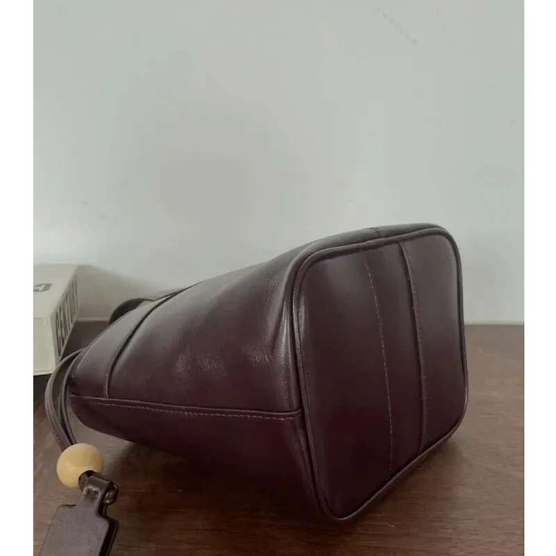 2025 Crossbody Bucket High-Grade Leather Women'ssimple Shoulder Bag Women's Small Handbag
