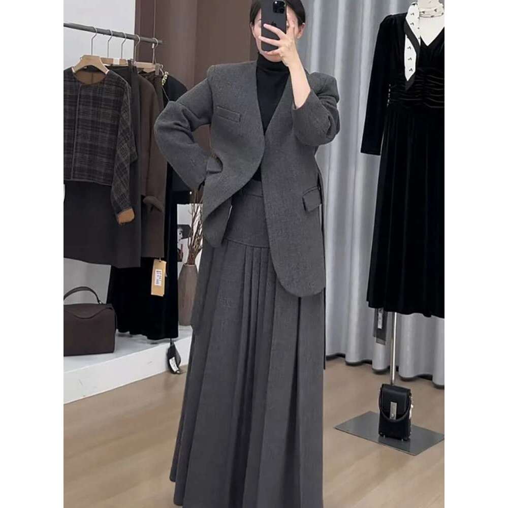 Office Lady Woolen Two-Piece Set Women's V-Neck Single Button Blazer With Casual Pleated Skirts 2025 Autumn New