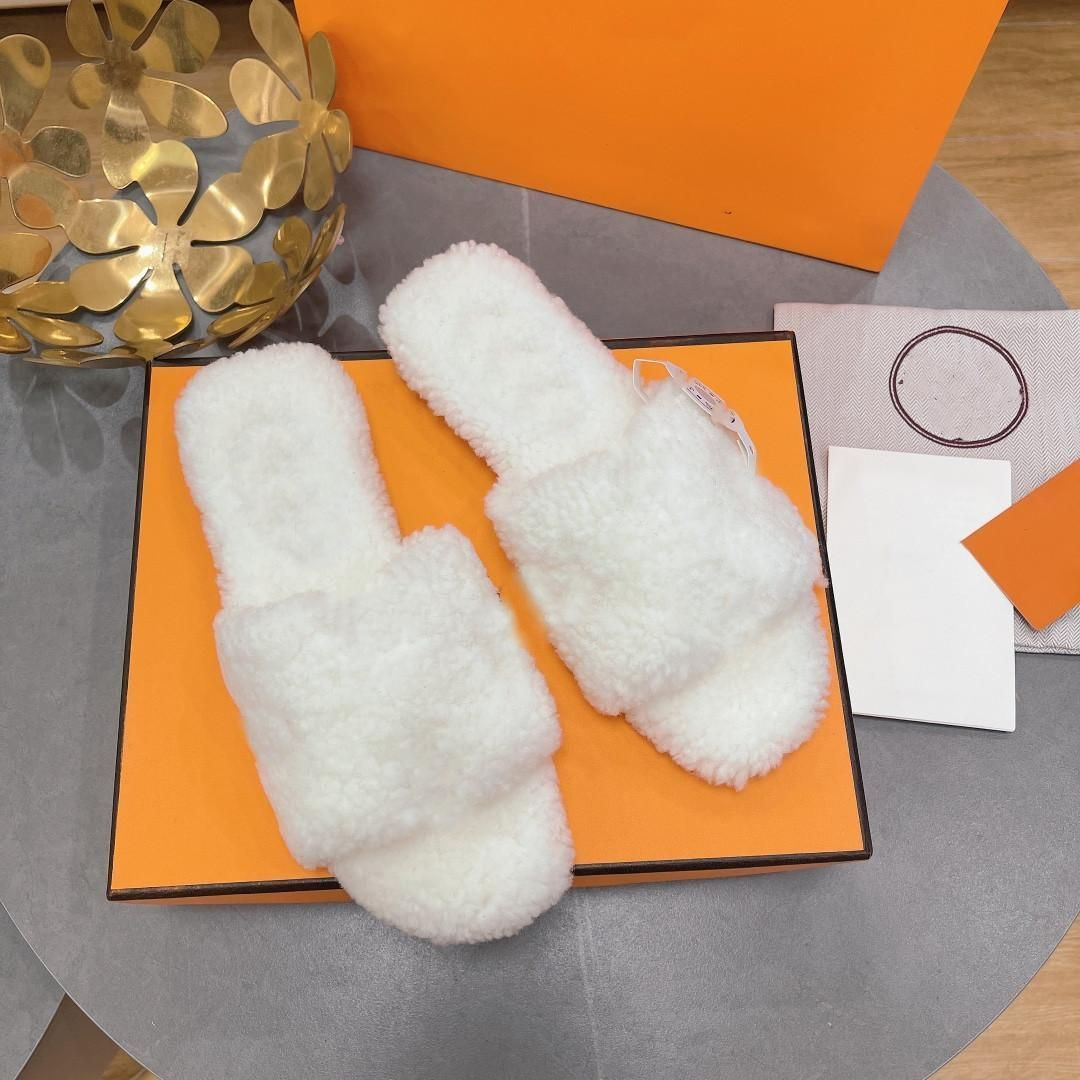 Designer women Luxury sandals flat bottom warm slippers comfortable autumn and winter home shoes Winter Shoes Size 35-42