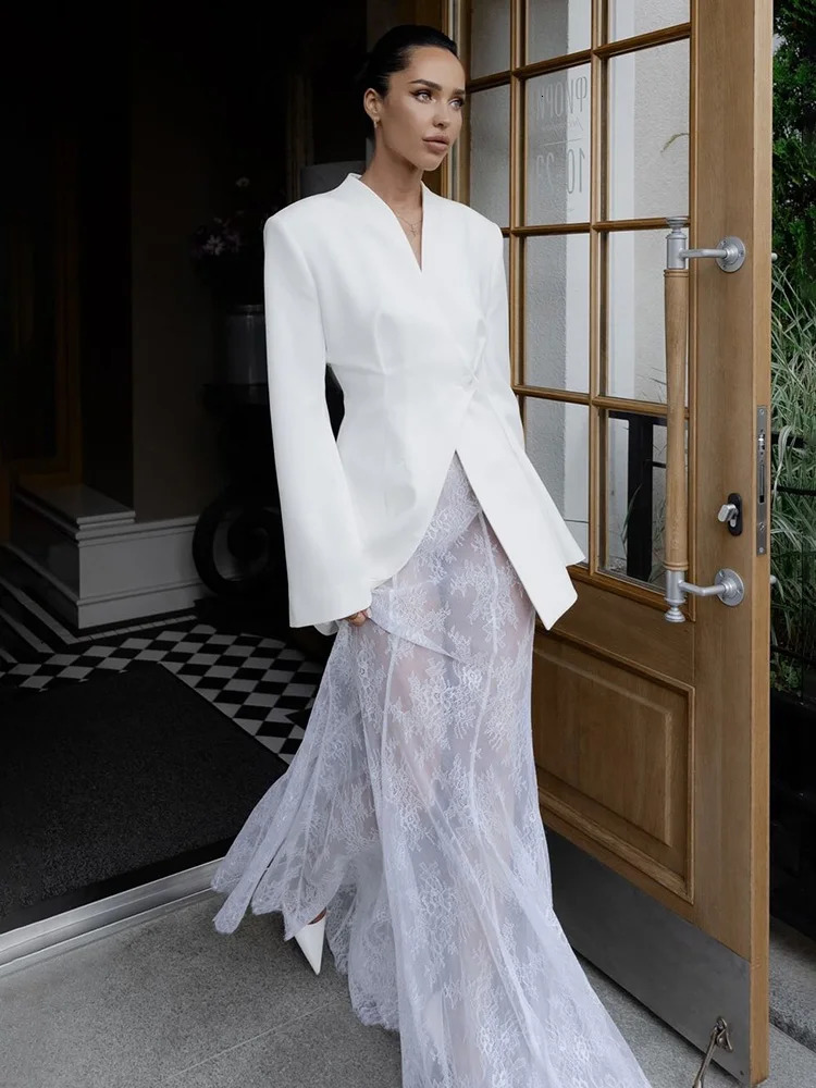 TARUXY Slim White Button Blazer Coat For Women V Neck Long Sleeve Office Lady Coat Slit High Waisted Outwear Autumn Winter 250210