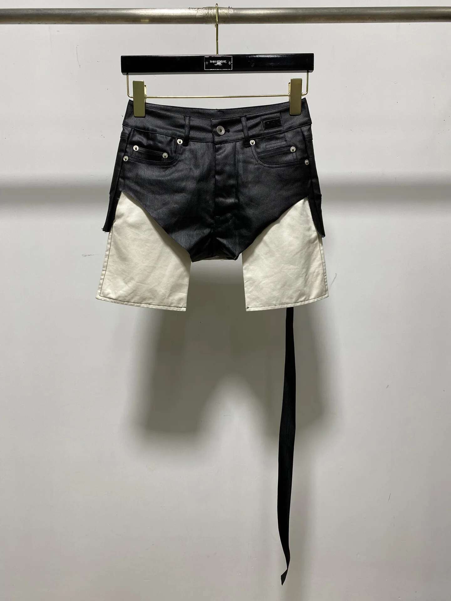 22Ss Owen Seak Women Casual Oil Wax Canvas Summer Gothic High Street Wear Trumpet Mermaid Black Short