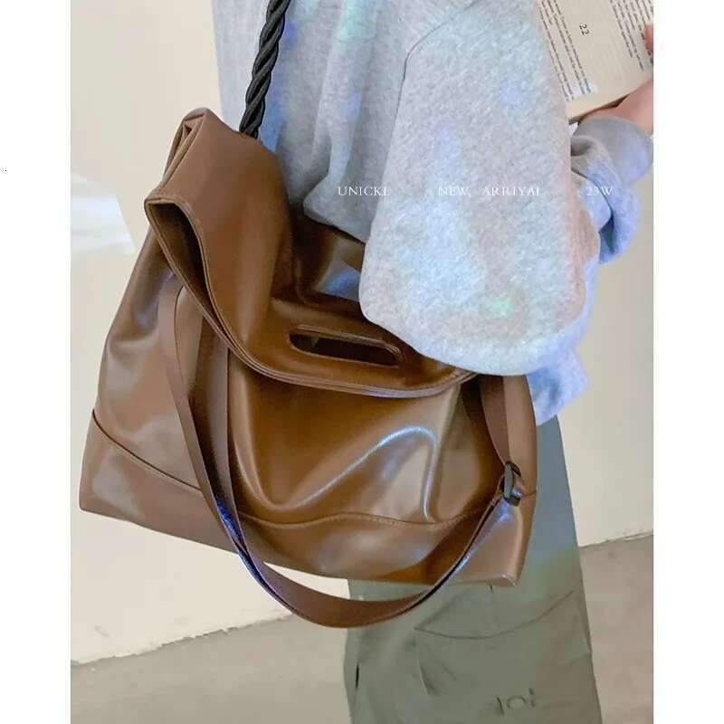 Huge Capacity Women's New Trend South Korea Tote Single Shoulder Crossbody Commuter Bag Soft Leather Portable