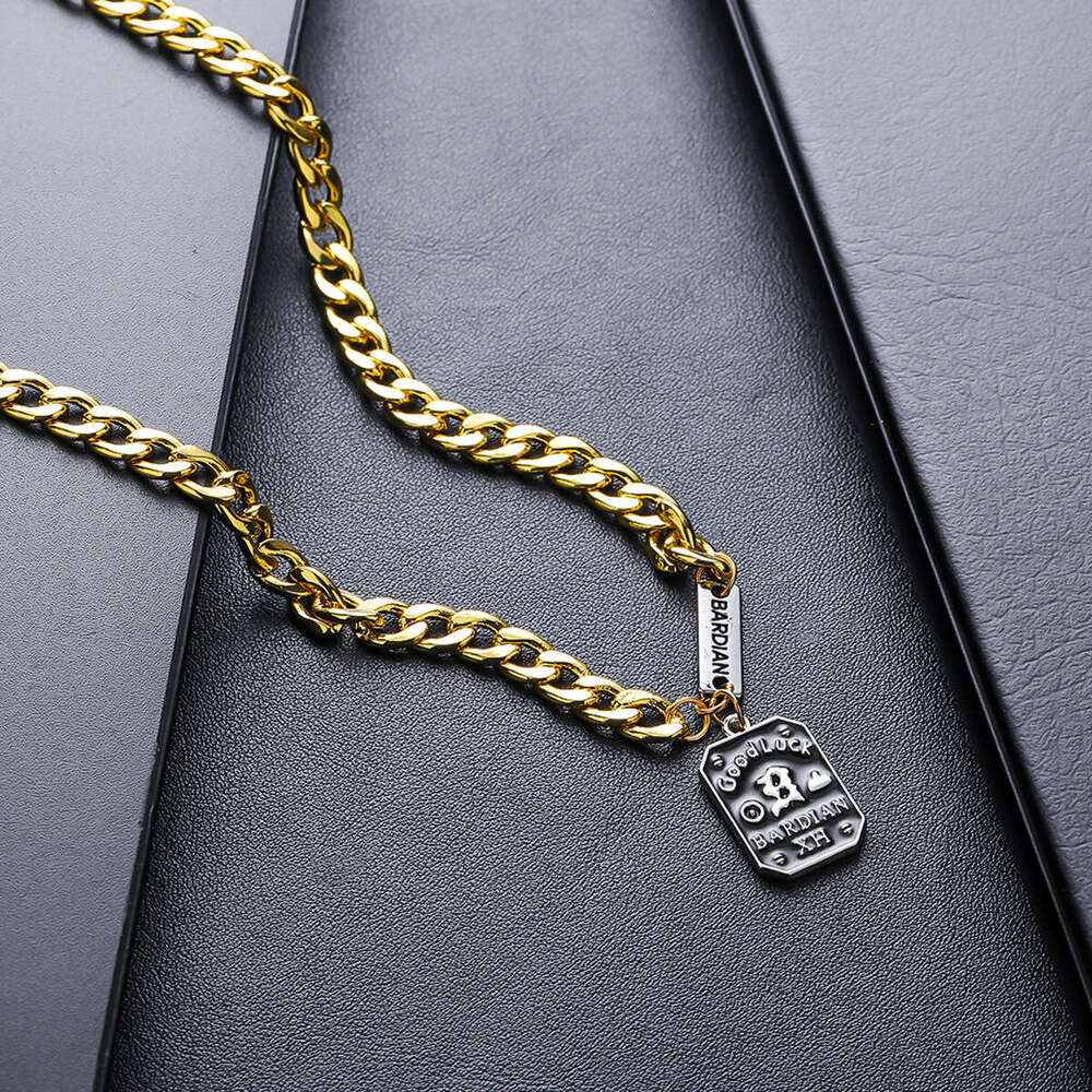 Nameplate necklace, men's hip-hop design, niche new trend, simple accessories, women's personality splicing, high-end and versatile accessor