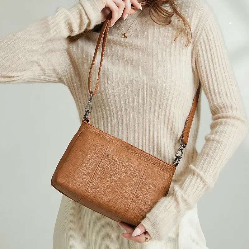 2025 Women's Crossbody Large Capacity Soft Leather Small Shoulder Leisure Commuter Designer Bag