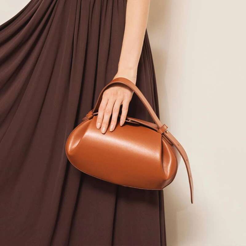 Women's 2025 Trend New Indie Design Fashion Chic E Handbag High Quality Faux Leather Circular Shape Ruched Shoulder Bag
