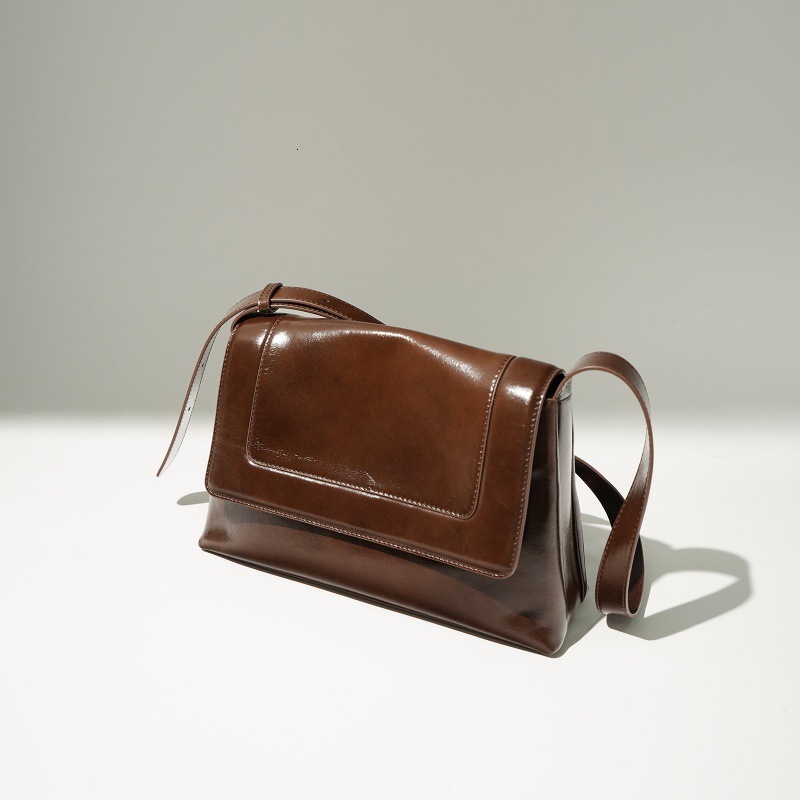 Bag Large Capacity Genuine Leather Women's 2025 Autumn And Winter New Fashion Shoulder Crossbody Commuting Classic Versatile Temperament Bag