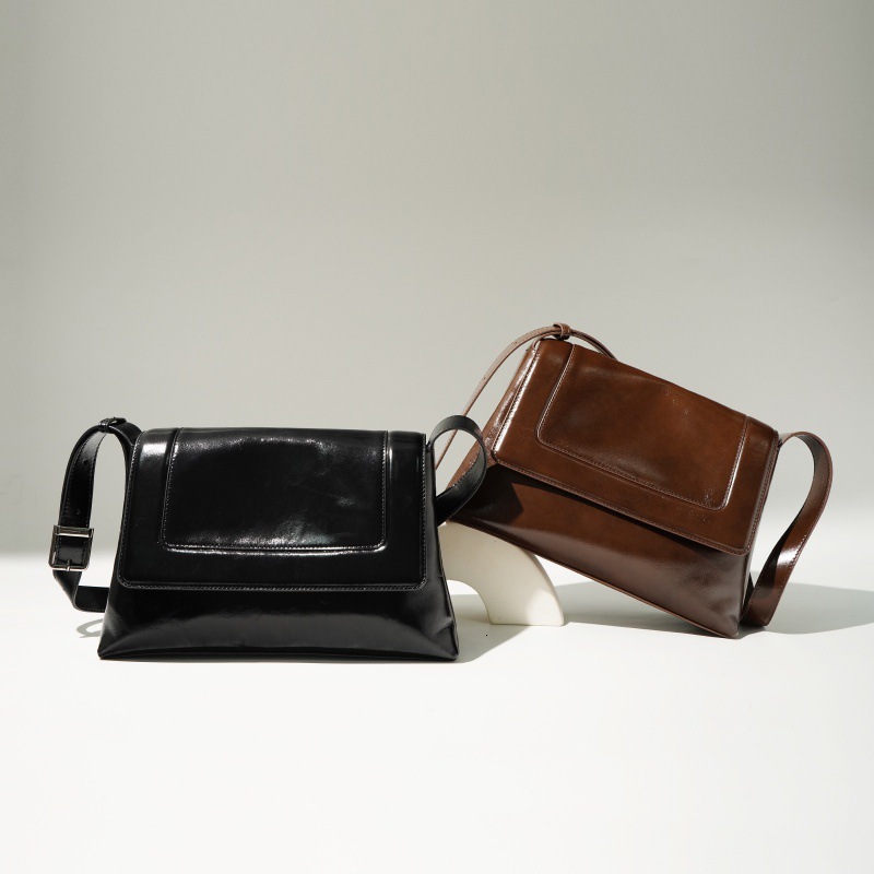 Bag Large Capacity Genuine Leather Women's 2025 Autumn And Winter New Fashion Shoulder Crossbody Commuting Classic Versatile Temperament Bag