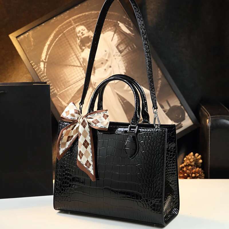 Genuine Leather Crocodile Pattern Women Handbags 2025 New Fashion Lady Tote Bag Large Capacity Mom Shoulder Messenger Bags