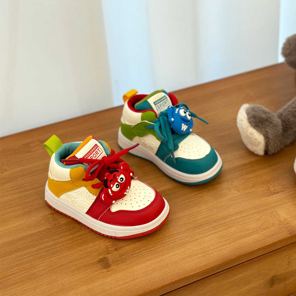 Sneakers Childrens high top board shoes for boys and girls mandarin duck shoes for children aged 1-3 soft soled baby walking shoes autumn sports shoes