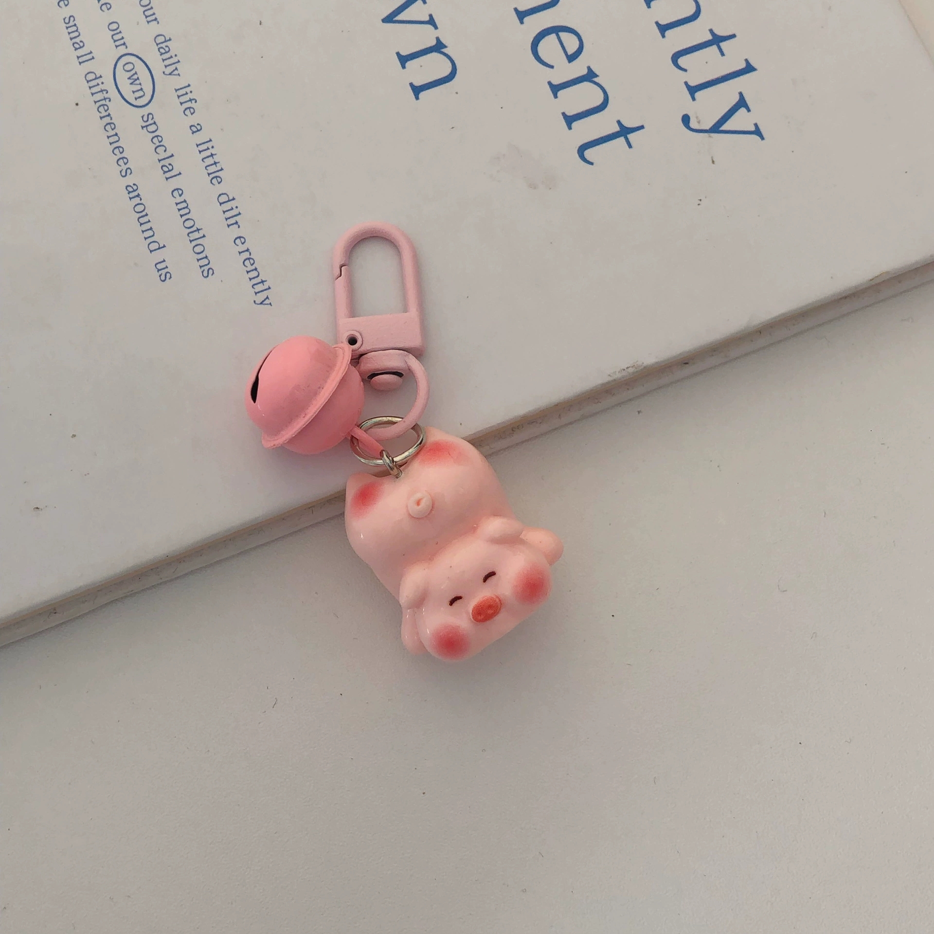 New Cute 3D Little Fat Pig Bell Keychain Girl Student Backpack Pendant Girlfriend Gift Cartoon Pendant