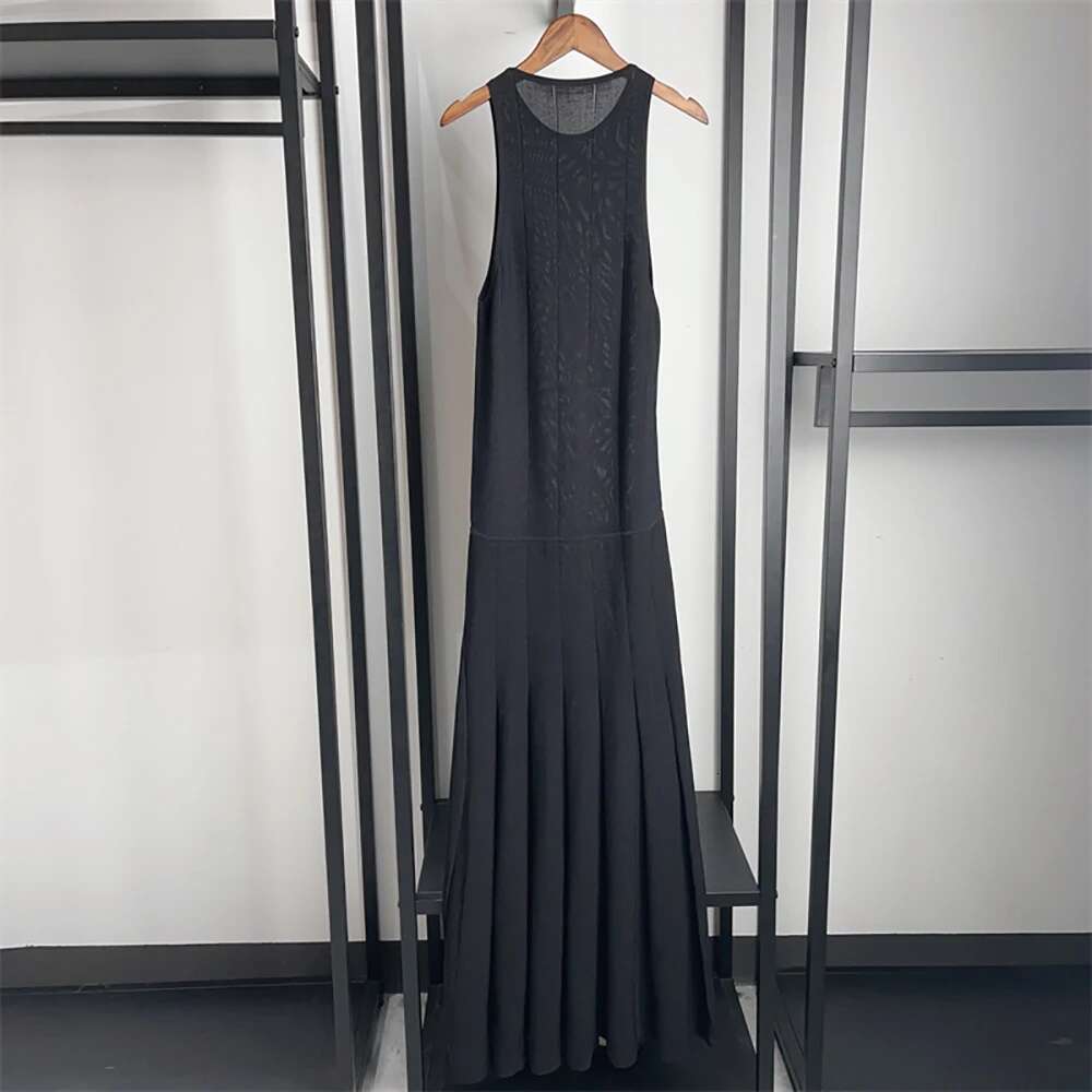 Round Neck Sleeveless Cotton Blend Women's Y2k Fashion Elegant Temperament Slim Pleated Knit Long Dress 2025 Summer New