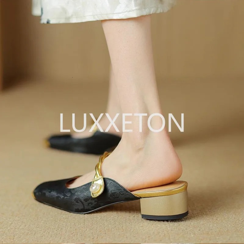 Women Baotou Half Slippers Summer Elegant Artificial Leather Barefoot Print Women Outdoor Fashion Low Heel Slippers 250213