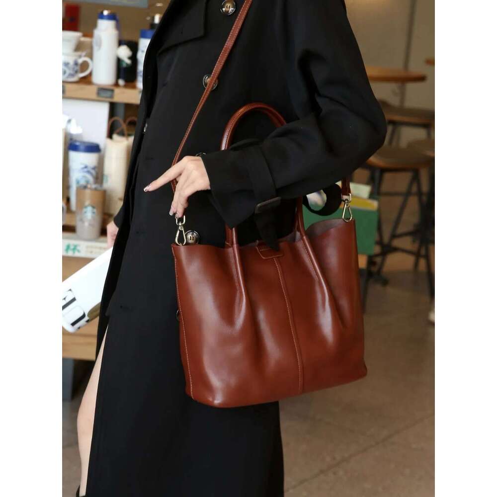 Fashion Large Capacity Tote Women 2024 Summer New Trend Solid Color Shoulder Simple Leisure Commuting Bag