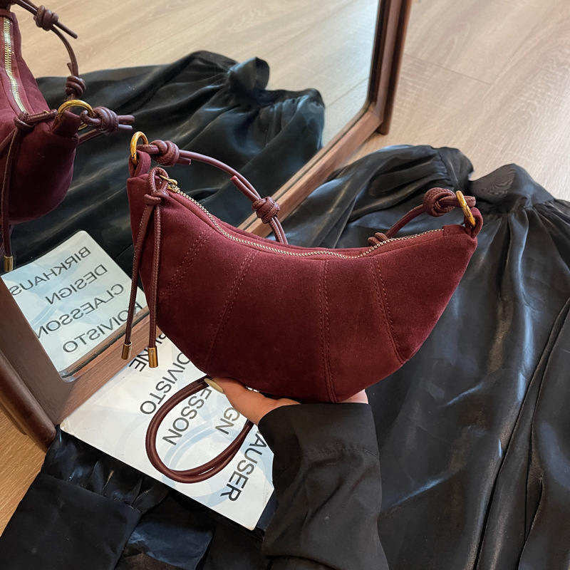Fashionable and versatile underarm dumpling 2025 new frosted leather horn bag, internet famous single shoulder crossbody bag swissmilitary