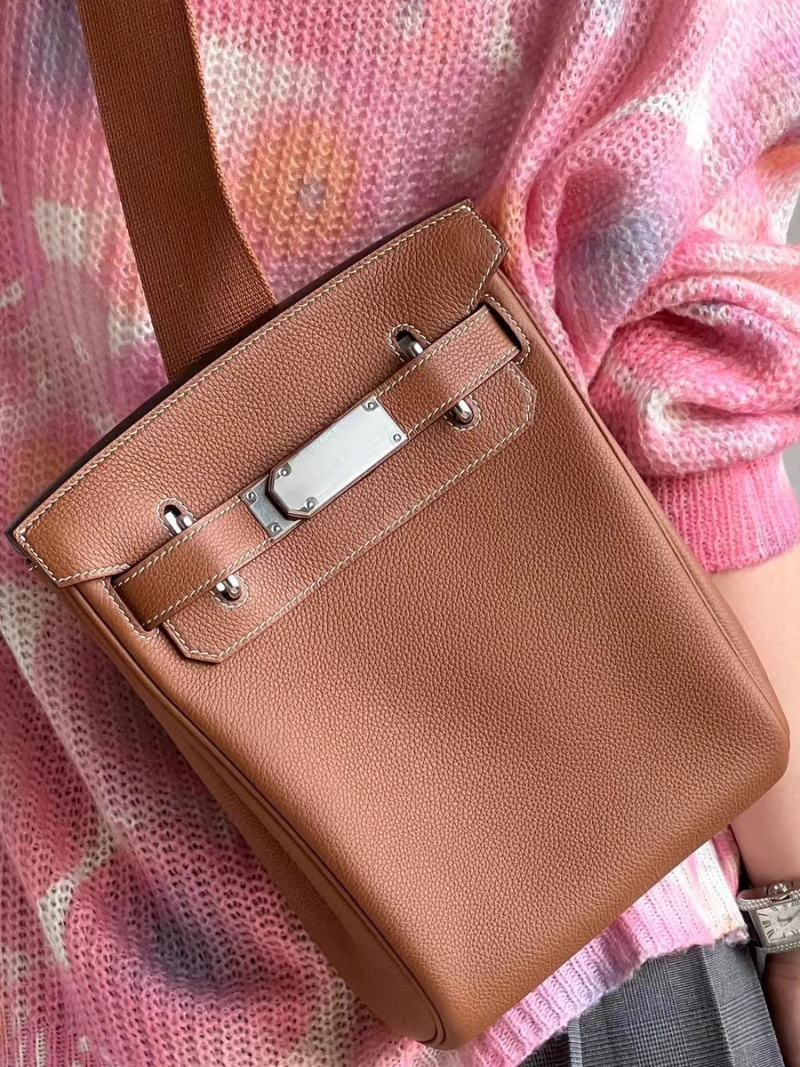 Togo Leather Cross Body Bag Men And Women Soft Real Leather Messenger Chest Bags Luxury Designer Flap Shoulder Belt Bag Travel Backpack Silver Hardware 2490-1