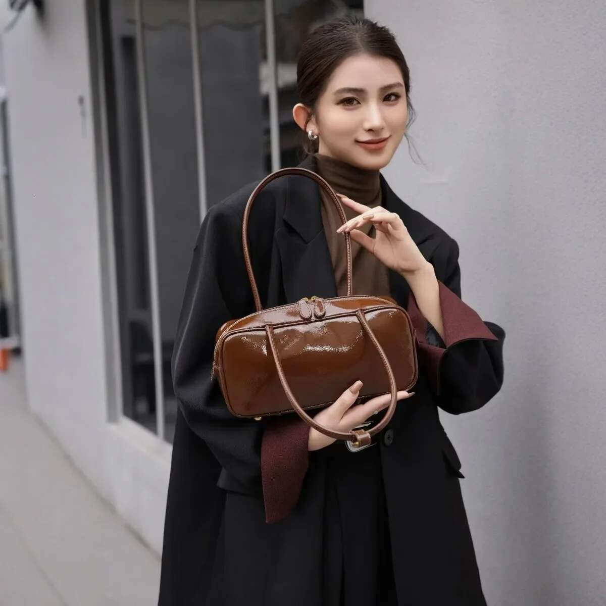Euro No Same Style As Internet Celebrity Top-Handle 2025 Patent Cow Leather Women Handbag Glossy Brown Armpit Purse
