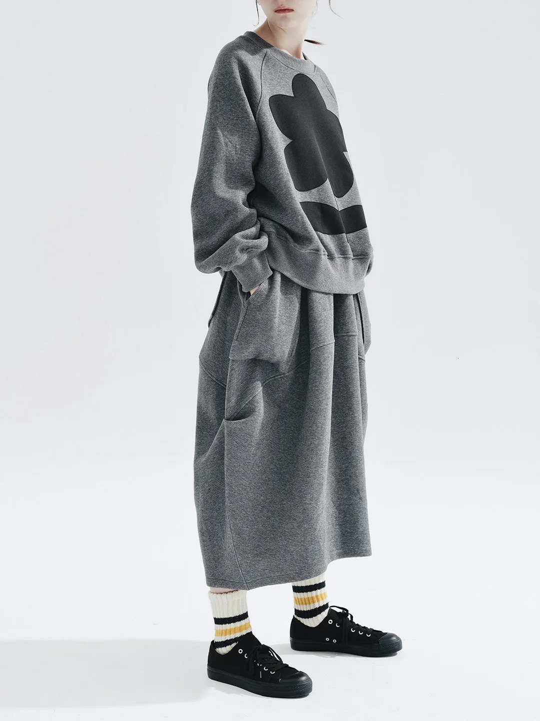 imakokoni original air layer flowers grey round neck hoodie women Spring and autumn 234270 250213