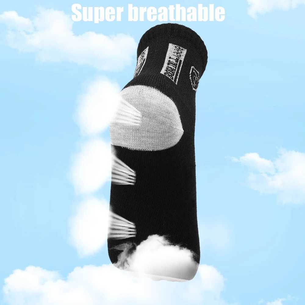 Fashionable mens sports socks breathable sweat absorbing odor absorbing soft non slip high elasticity mid tube towel sports socks W250217