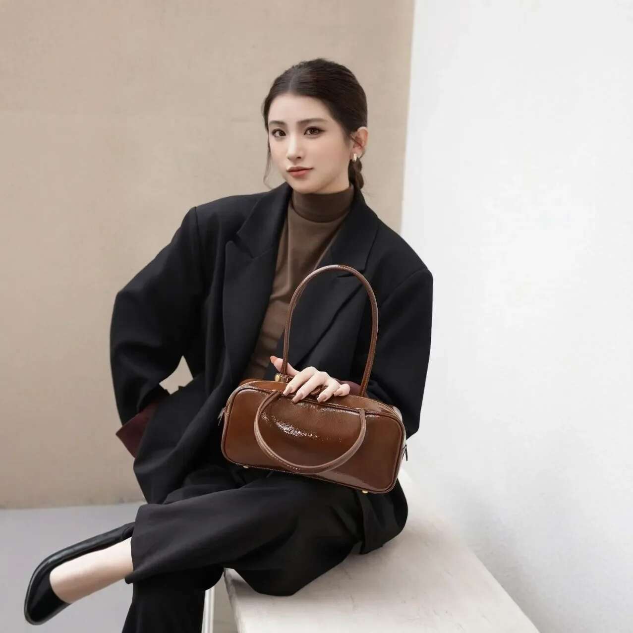Euro No Same Style As Internet Celebrity Top-Handle 2025 Patent Cow Leather Women Handbag Glossy Brown Armpit Purse