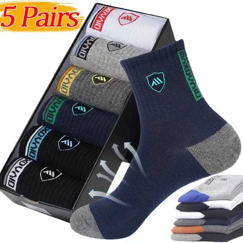 Fashionable mens sports socks breathable sweat absorbing odor absorbing soft non slip high elasticity mid tube towel sports socks W250217
