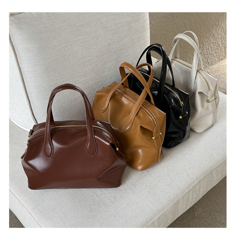 Spacious Travel-Friendly Tote with Secure Zip Closure Elegant PU Leather Commute Purse