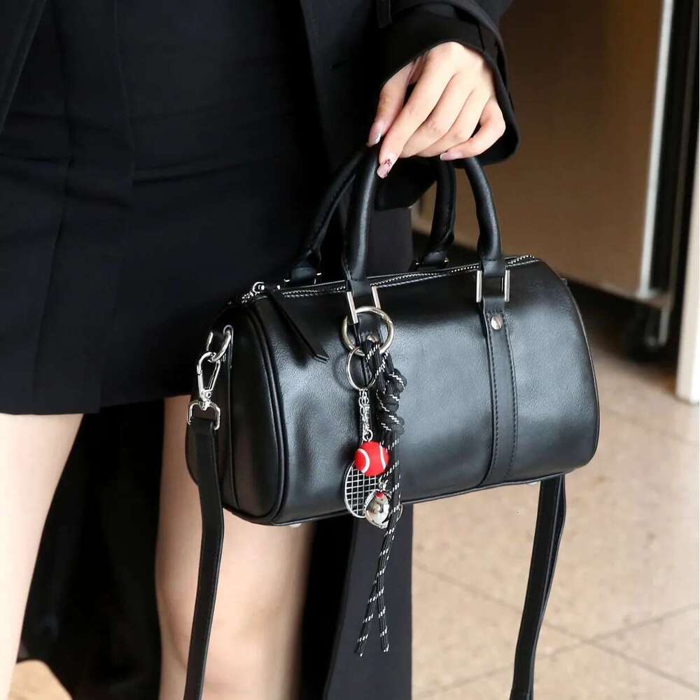 Bag Women's 2024 New Leather Large Capacity Cowhide Retro Handbag Women's Fashion Single Shoulder Crossbody Bag