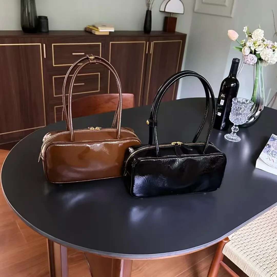 Euro No Same Style As Internet Celebrity Top-Handle 2025 Patent Cow Leather Women Handbag Glossy Brown Armpit Purse