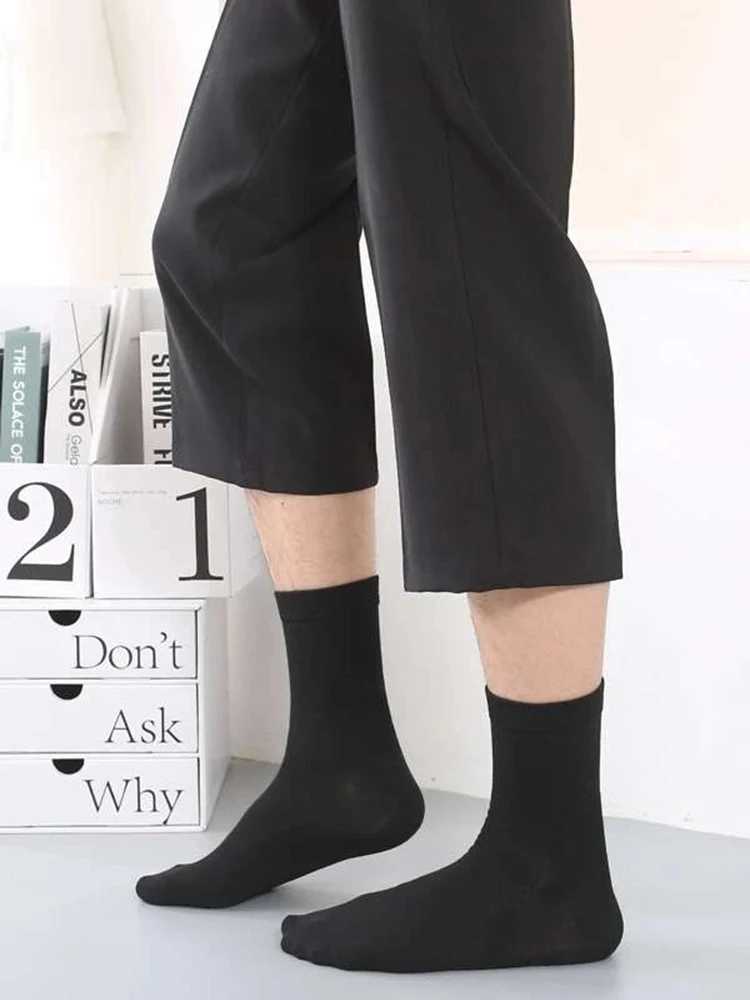6 pairs of solid color mens mid length socks fashionable and comfortable classic autumn black business socks high-quality mens short socks W250217