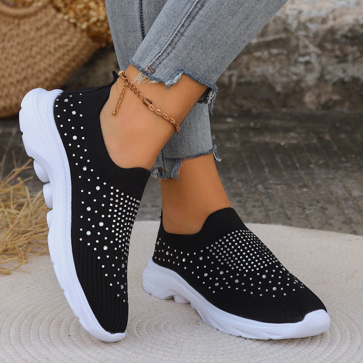 Cross-border foreign trade large size retro sports shoes 2025 spring new fashion wear rhinester flying woven sports shoes