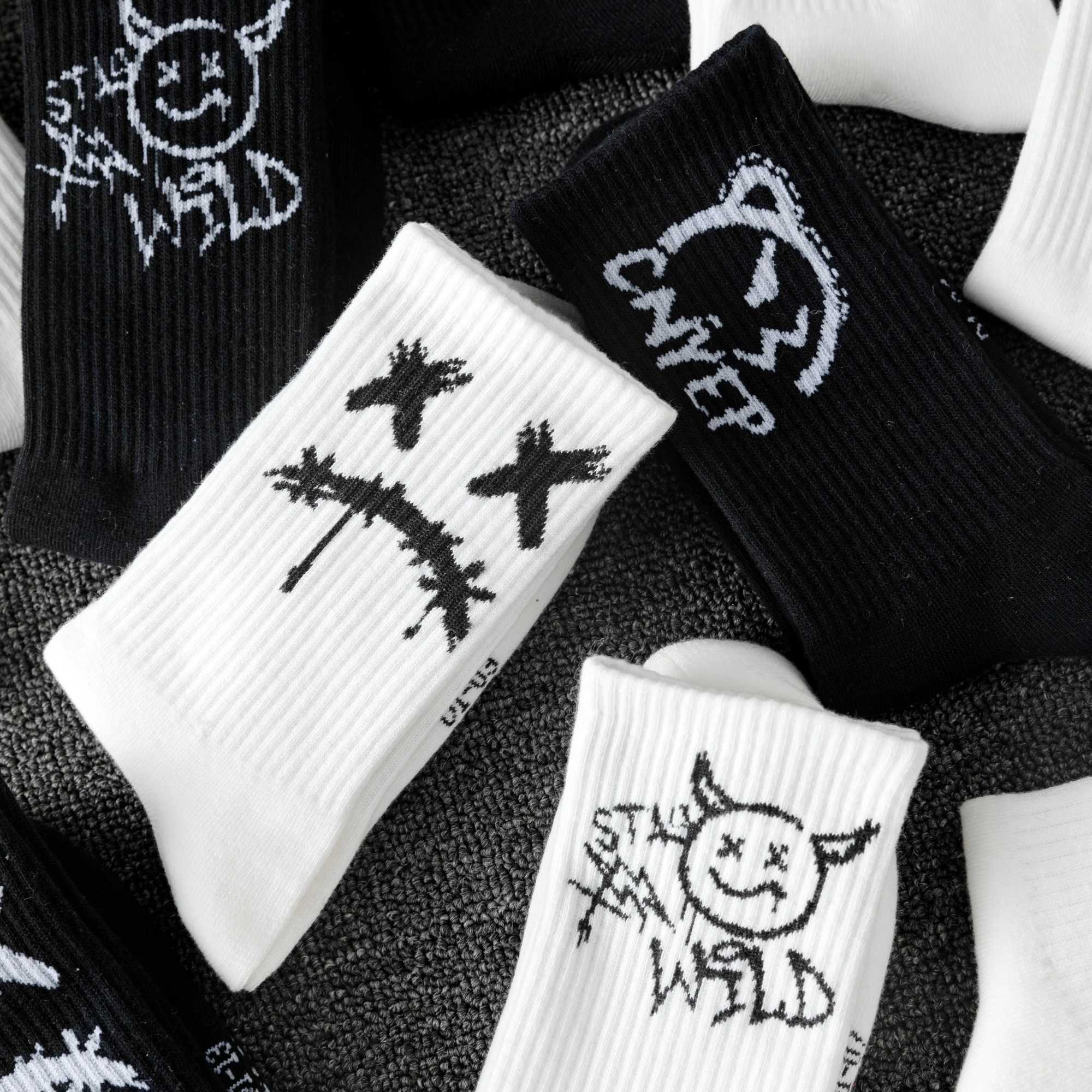 Random multiple pairs of mens crew socks graffiti ghost face unique street trend moisture wicking W250217