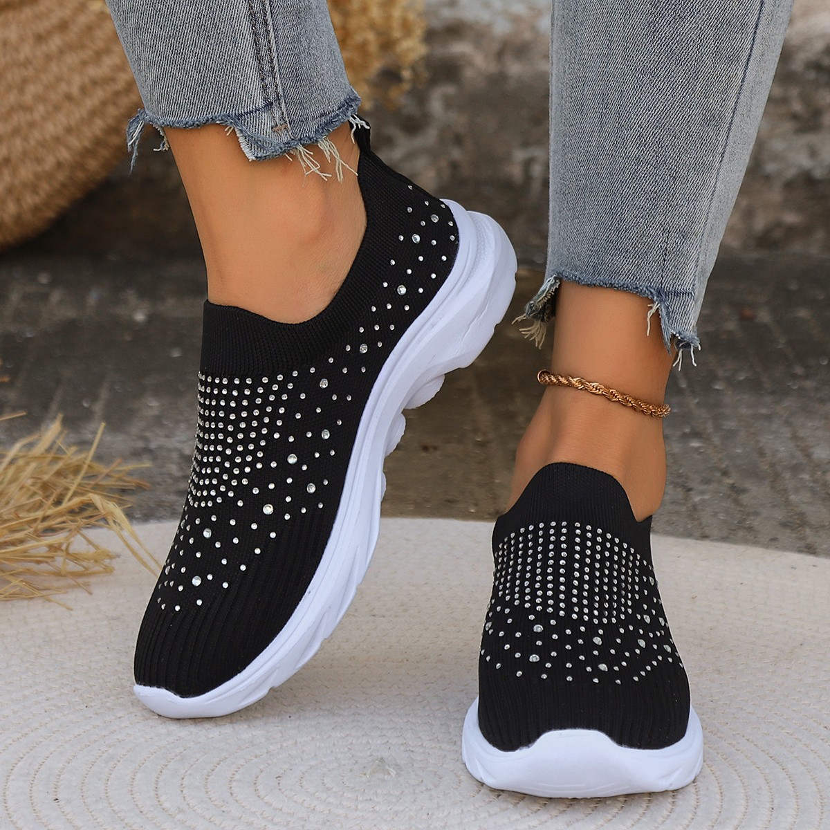 Cross-border foreign trade large size retro sports shoes 2025 spring new fashion wear rhinester flying woven sports shoes